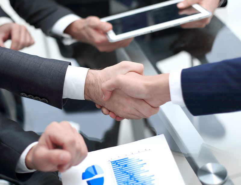 How to Help Close a Deal With New Clients